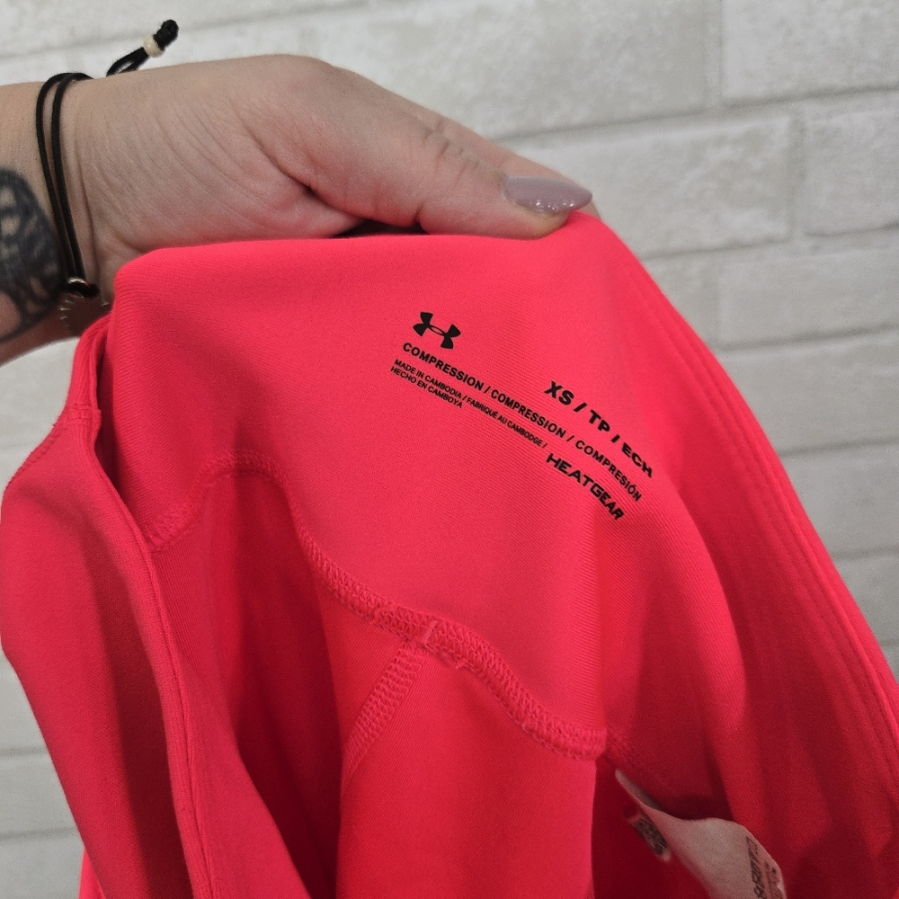 Under Armour bright pink athletic shorts - Picture 7 of 8